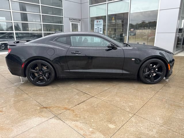 Used 2018 Chevrolet Camaro SS w/ LPO RS/SS Interior Package RWD image 8