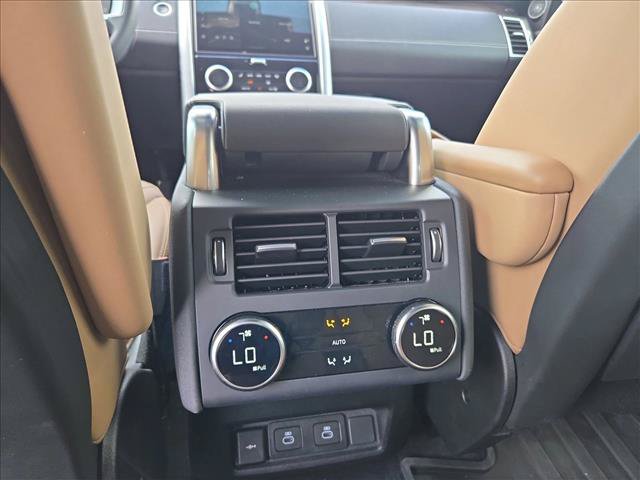 Used 2025 Land Rover Discovery Dynamic SE AWD/4WD image 22