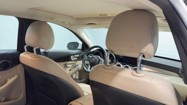 Used 2019 Mercedes-Benz C 300 Sedan w/ Premium Package image 16