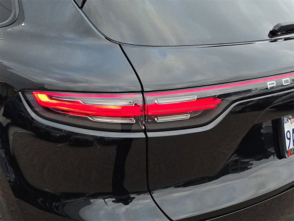 Used 2022 Porsche Cayenne image 38