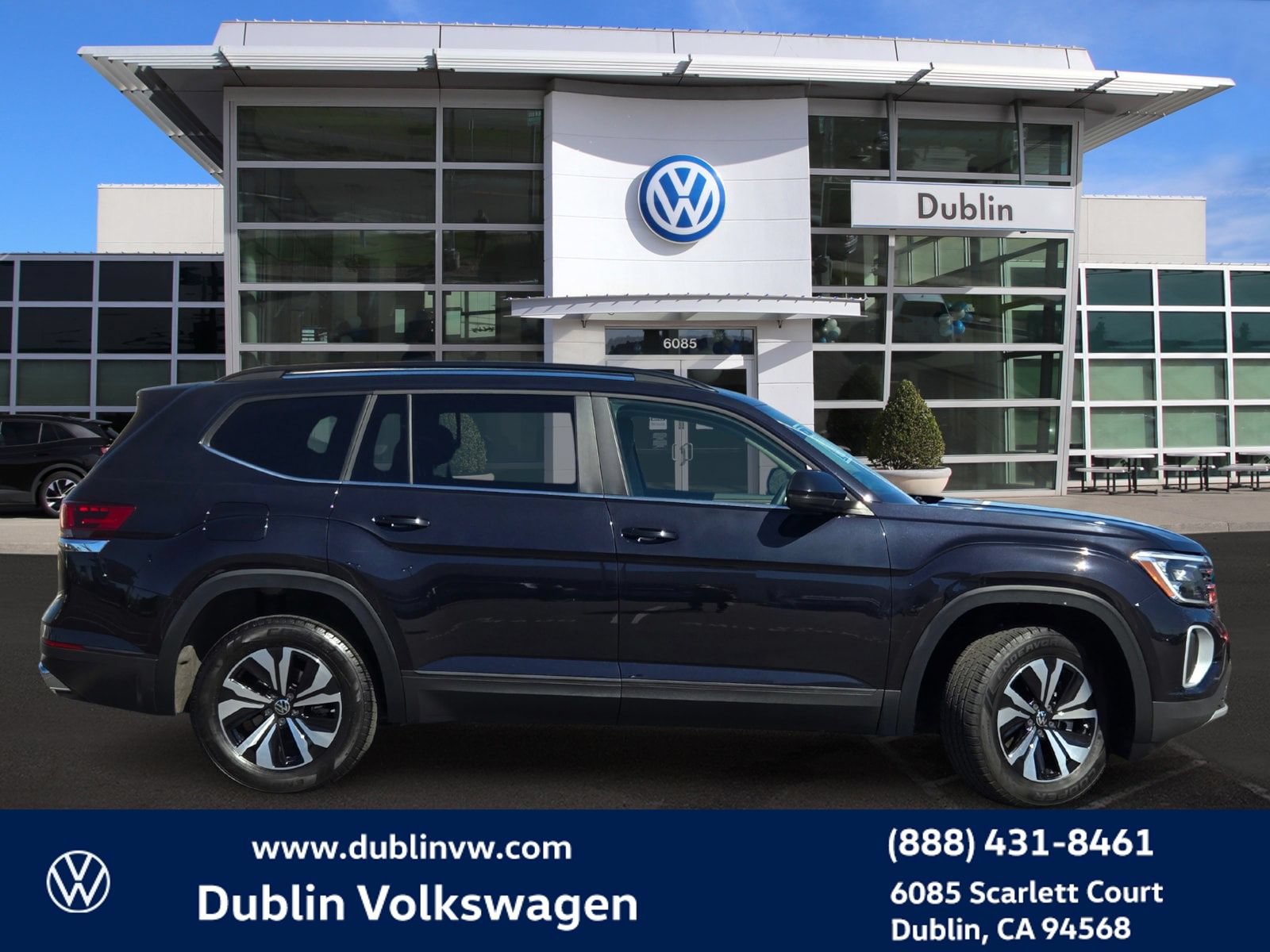 Used 2024 Volkswagen Atlas SE AWD/4WD image 3