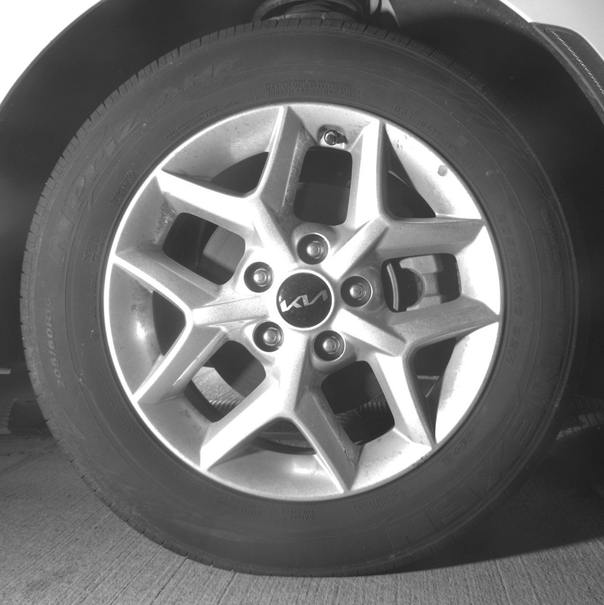 Used 2025 Kia Soul LX w/ LX Technology Package FWD image 20