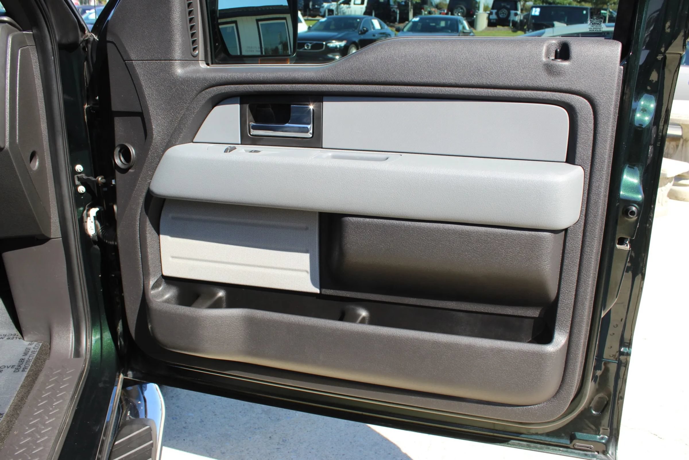 Used 2014 Ford F150 XLT w/ XLT Chrome Package RWD image 24