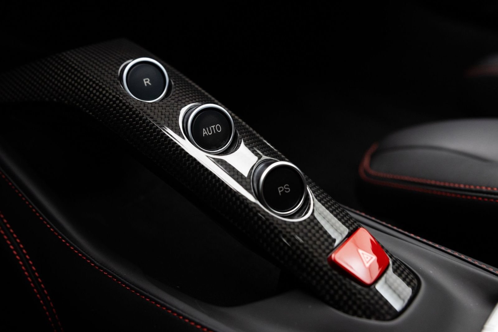 Used 2019 Ferrari 488 GTB RWD image 32