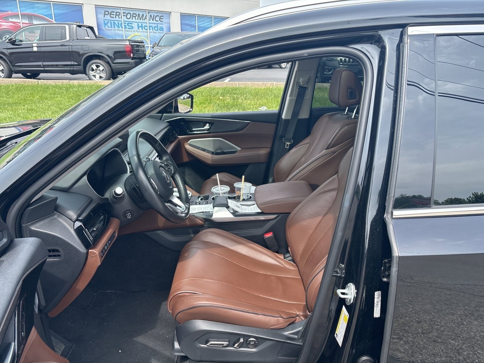 Used 2023 Acura MDX SH-AWD w/ Advance Package image 6