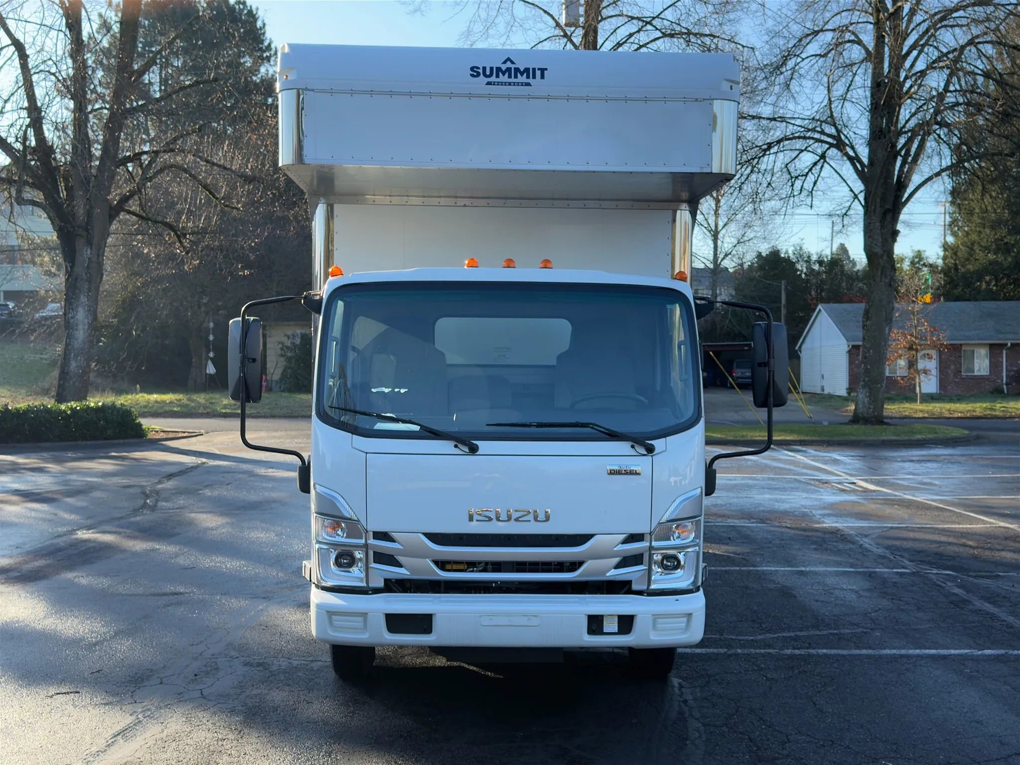 Used 2023 Isuzu NPR image 8