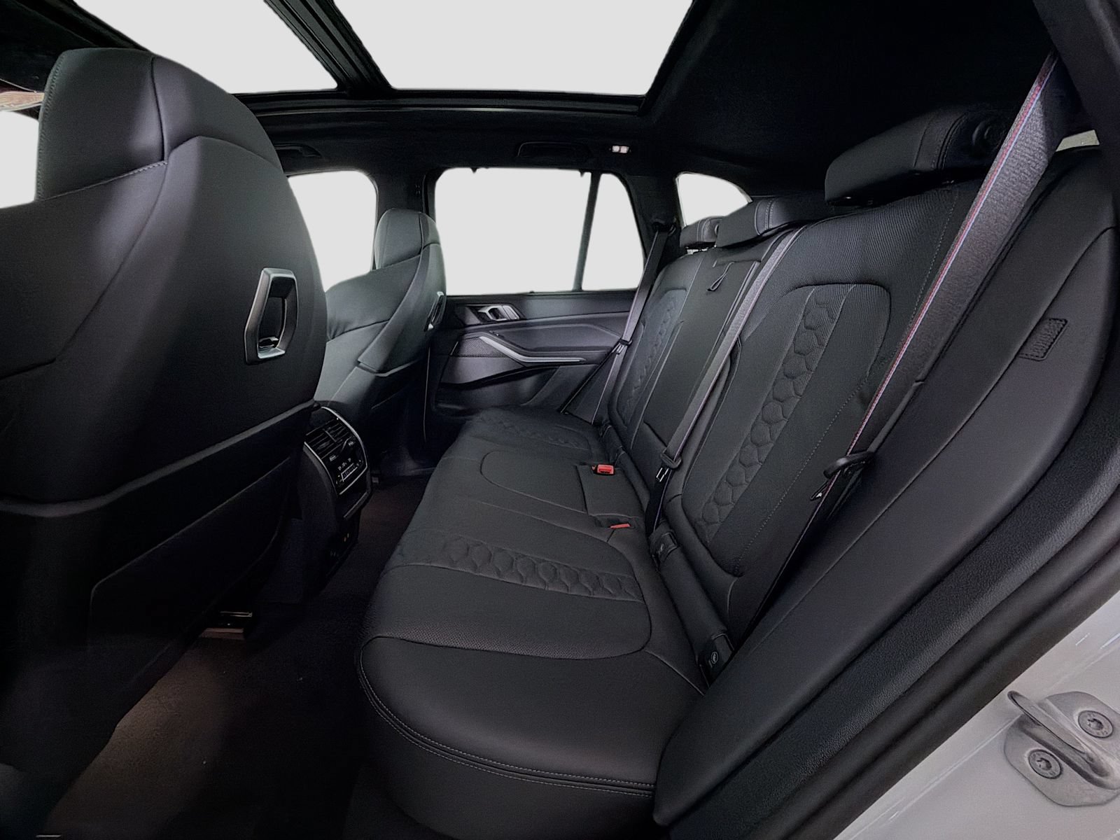New 2026 BMW X5 M Competition w/ Executive Package AWD/4WD image 25
