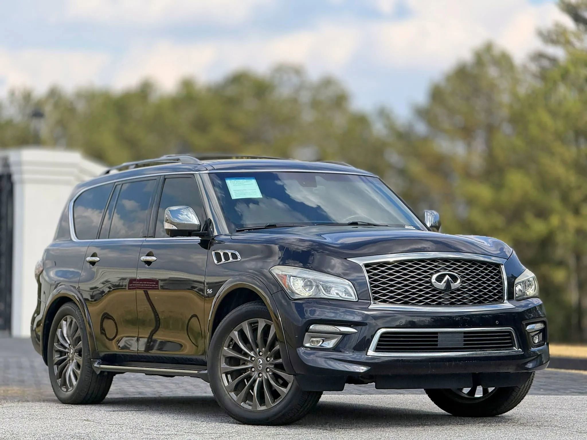 Used 2016 INFINITI QX80 Limited image 5