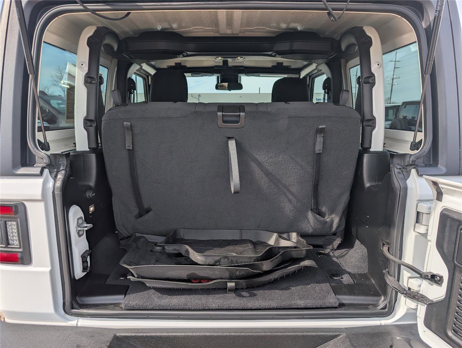 Used 2020 Jeep Wrangler Willys image 14