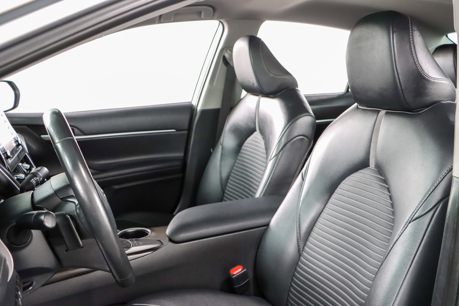 Used 2024 Toyota Camry SE image 23