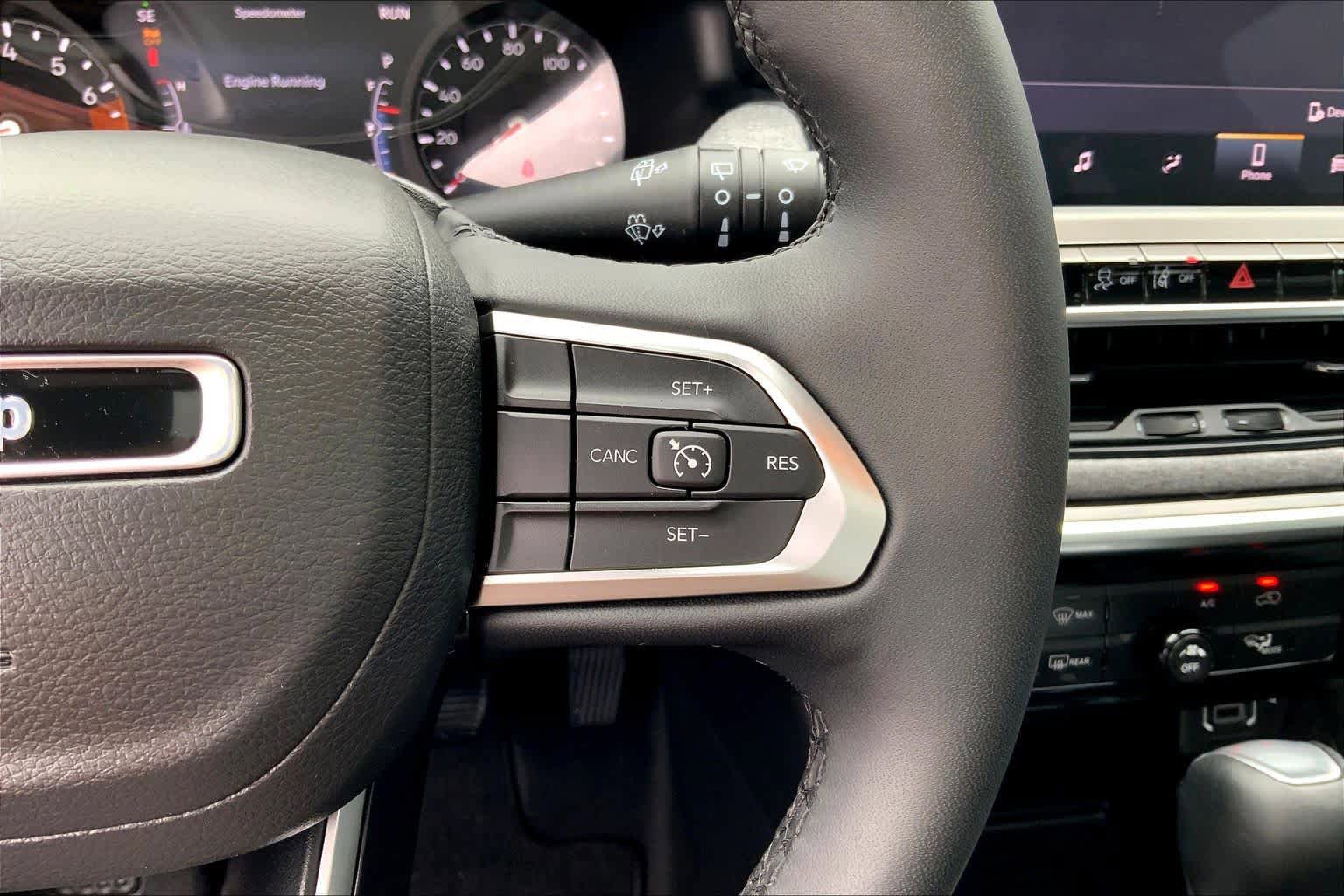 Used 2024 Jeep Compass Latitude w/ Sun and Sound Group image 22