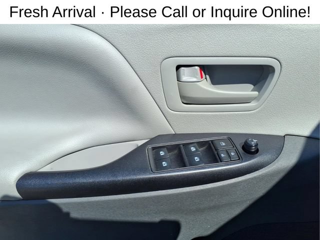 Used 2020 Toyota Sienna L FWD image 11