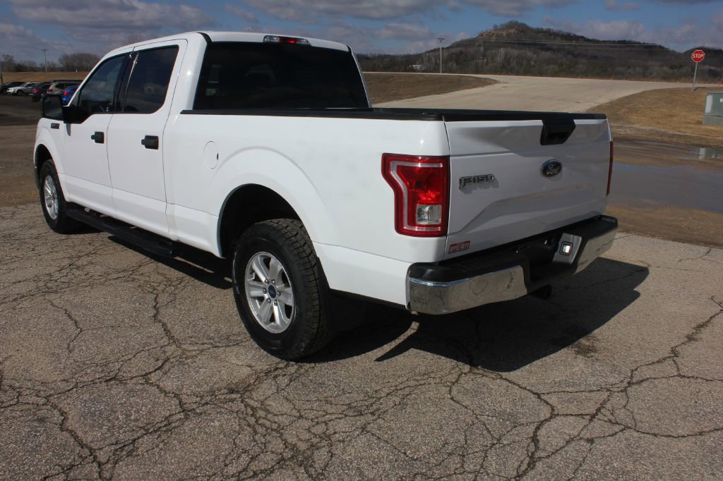 Used 2017 Ford F150 XLT w/ Trailer Tow Package image 8