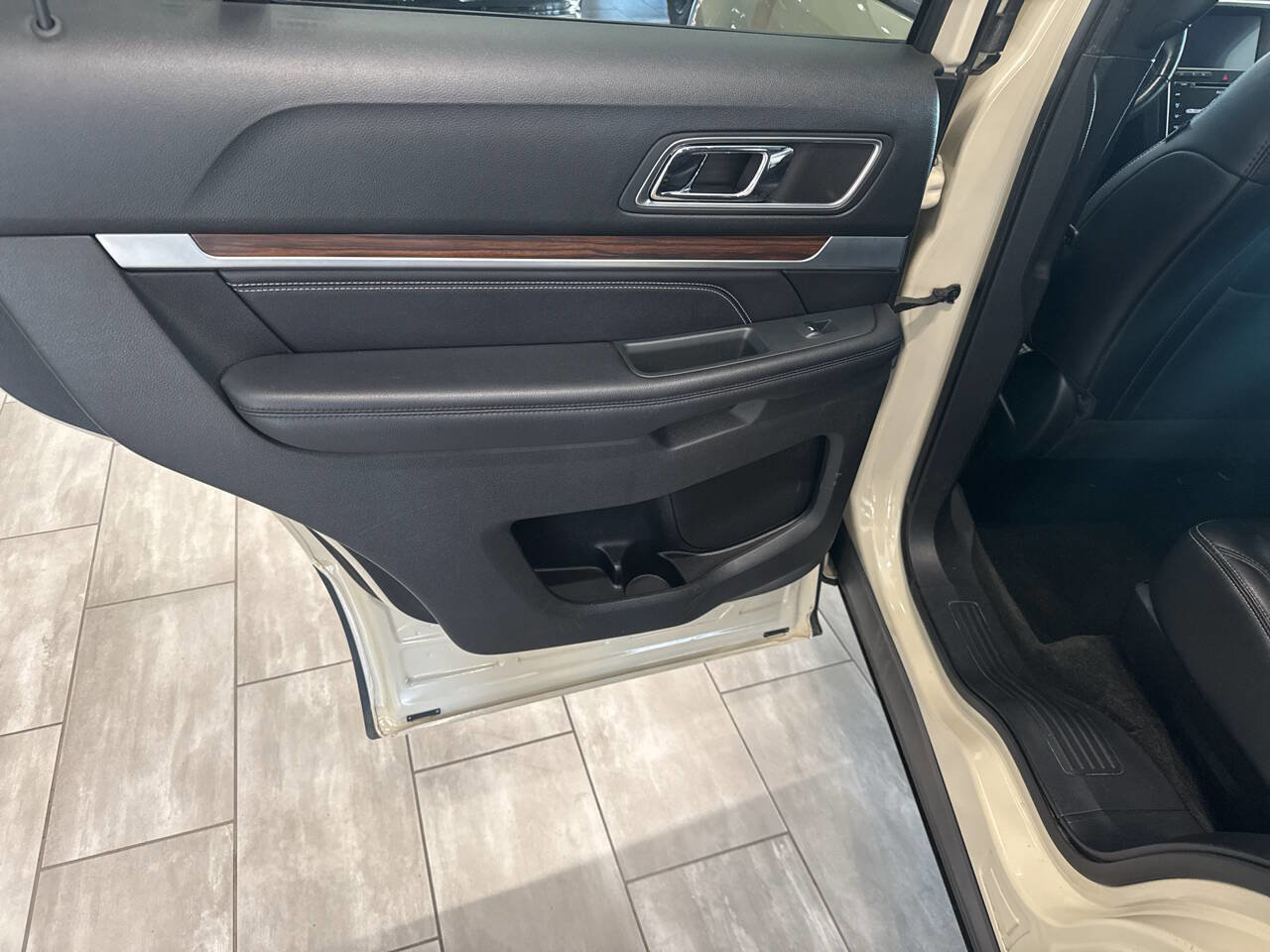 Used 2018 Ford Explorer Limited w/ Equipment Group 301A image 33