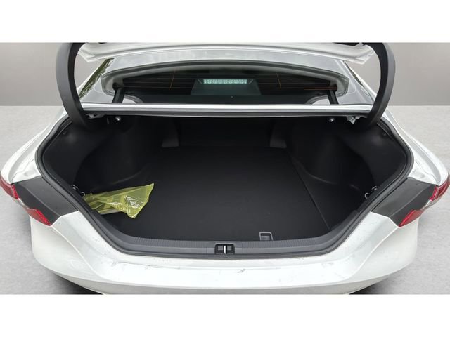 Used 2022 Toyota Camry SE w/ Convenience Package FWD image 31