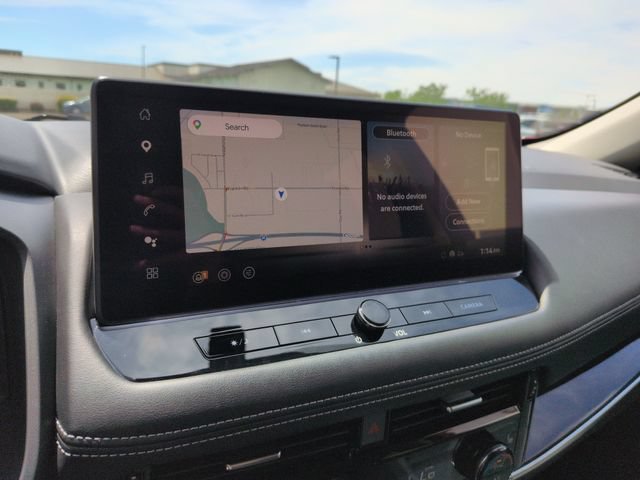 Used 2025 Nissan Rogue SL AWD/4WD image 16