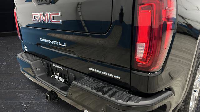 Used 2025 GMC Sierra 1500 Denali w/ Denali Reserve Package AWD/4WD image 42