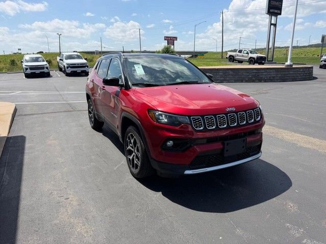 Used 2025 Jeep Compass Limited AWD/4WD image 4
