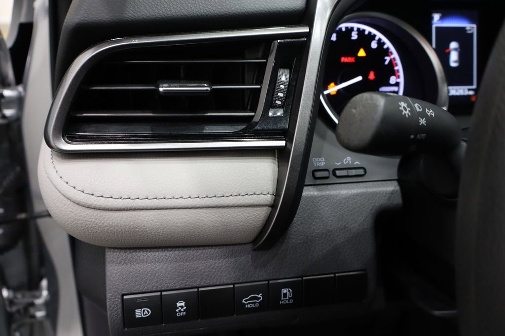 Used 2022 Toyota Camry LE image 15