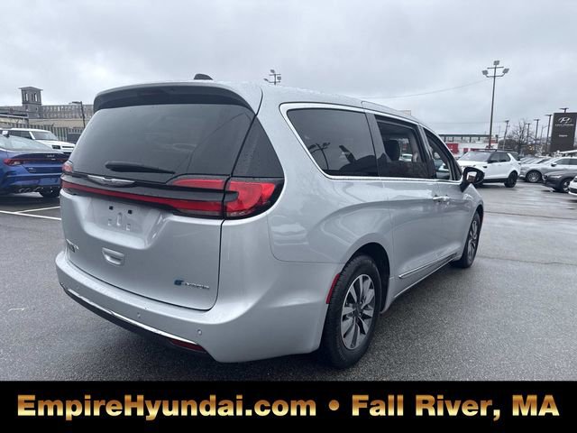 Used 2023 Chrysler Pacifica Limited image 9