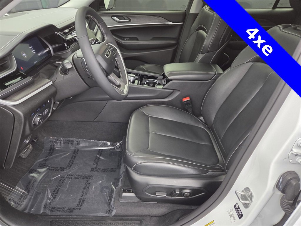 Used 2023 Jeep Grand Cherokee 4WD 4xe image 27