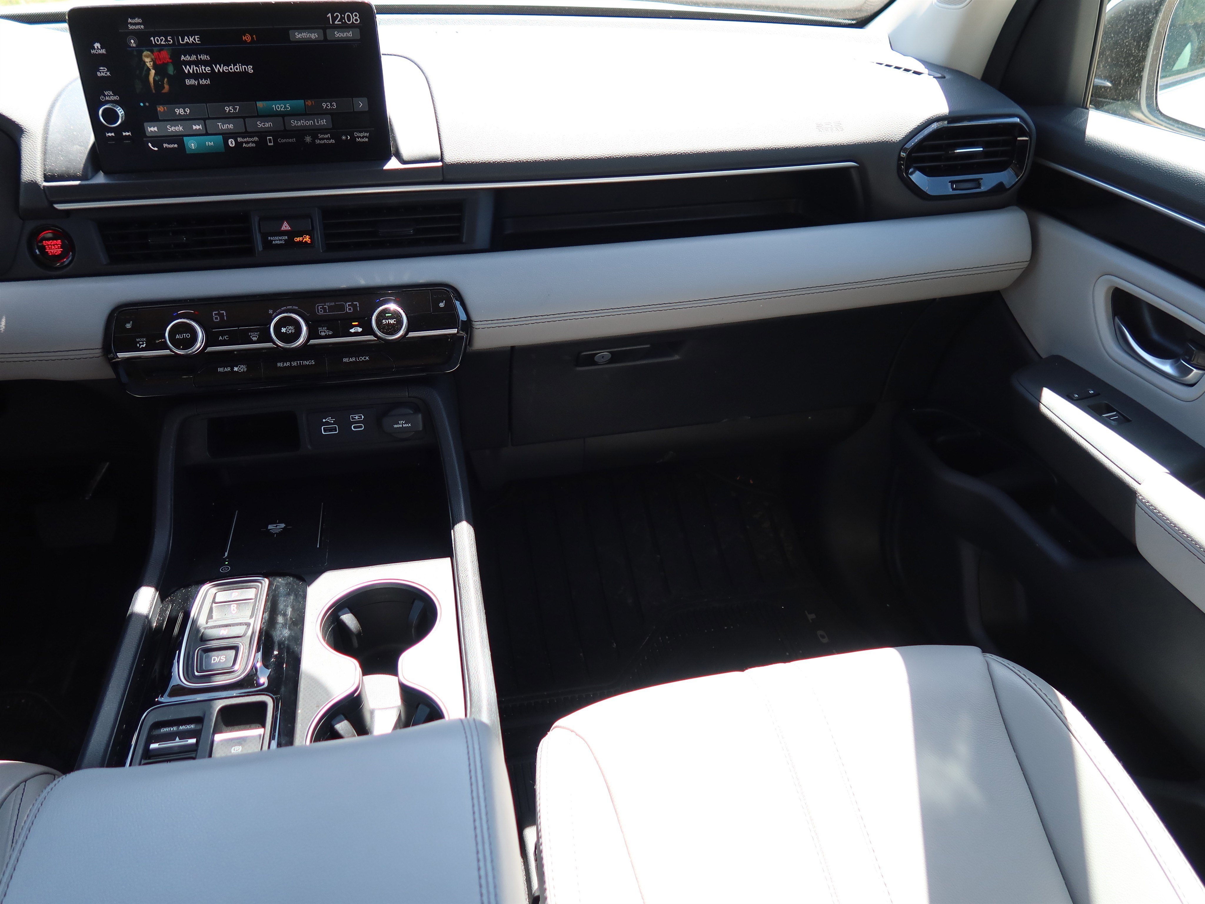 Used 2025 Honda Pilot EX-L image 16