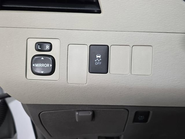 Used 2011 Toyota Sienna LE FWD image 24