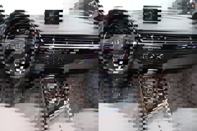 Used 2018 Audi Q7 3.0T Premium Plus w/ Premium Plus Package image 2