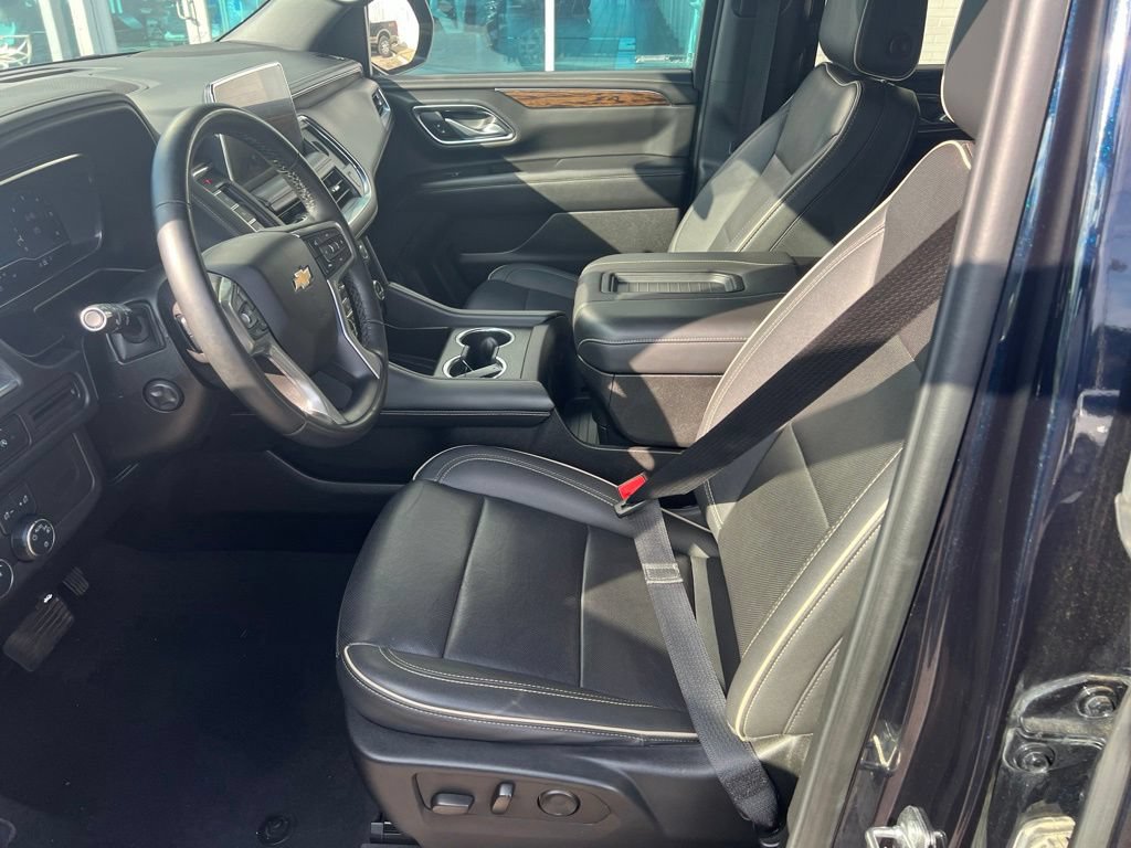 Used 2024 Chevrolet Tahoe Premier AWD/4WD image 12