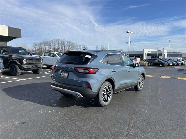 New 2025 Ford Escape SE image 8