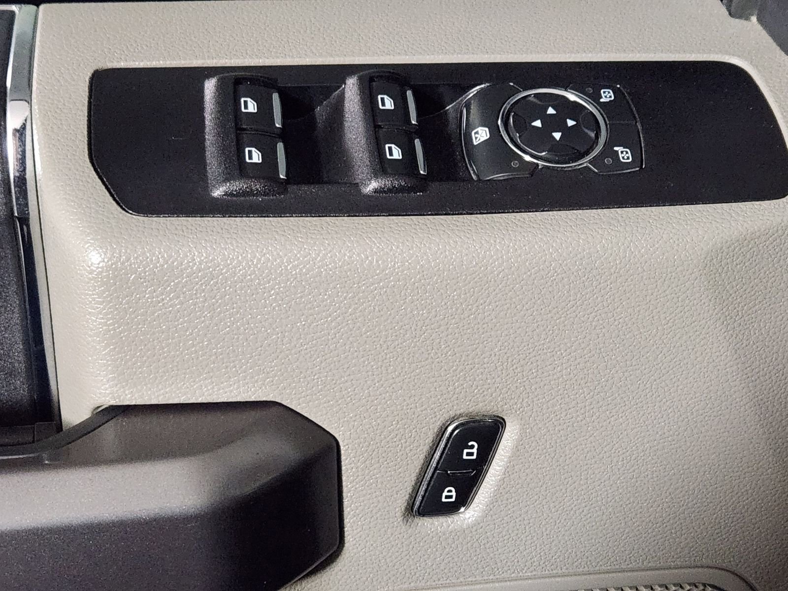 Used 2022 Ford F250 XLT w/ FX4 Off-Road Package image 30