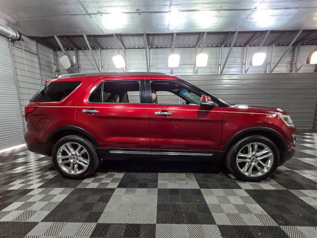 Used 2017 Ford Explorer Limited w/ Equipment Group 301A AWD/4WD image 9