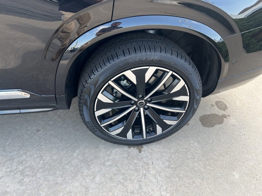 New 2026 Volvo XC90 B6 Plus w/ Protection Package Premier image 10