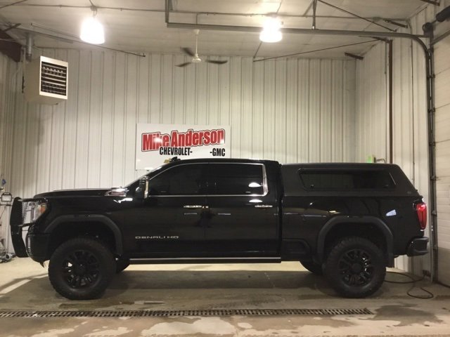Used 2021 GMC Sierra 2500 Denali w/ Denali Black Diamond Edition image 3