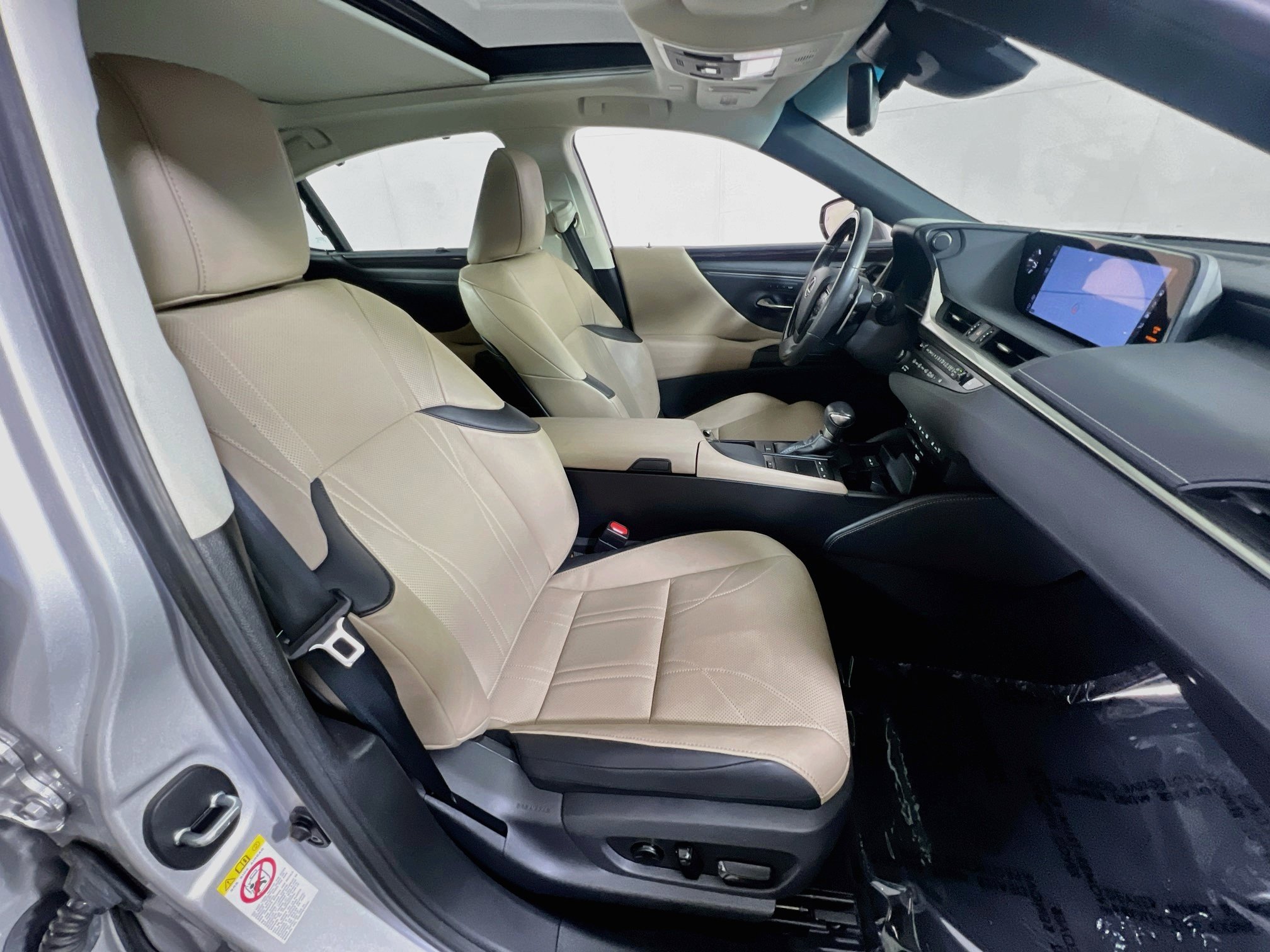 Used 2019 Lexus ES 350 Ultra Luxury w/ Accessory Package 2 FWD image 28
