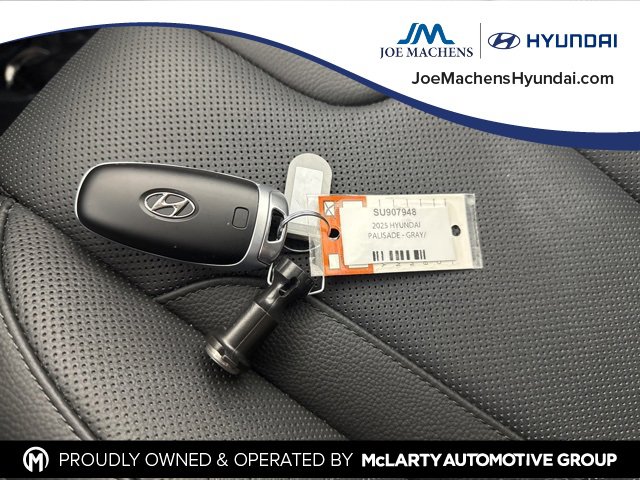 Used 2025 Hyundai Palisade Limited image 40