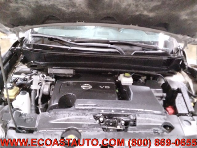 Used 2014 Nissan Pathfinder SV AWD/4WD image 9