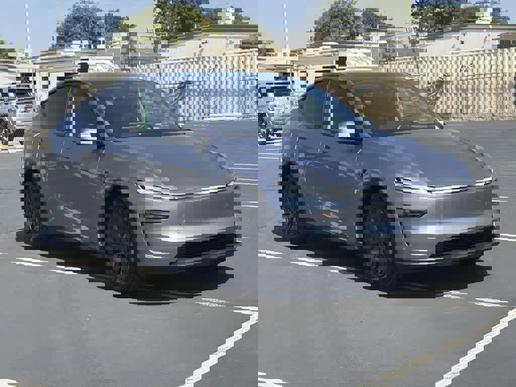 Used 2026 Tesla Model Y AWD image 8