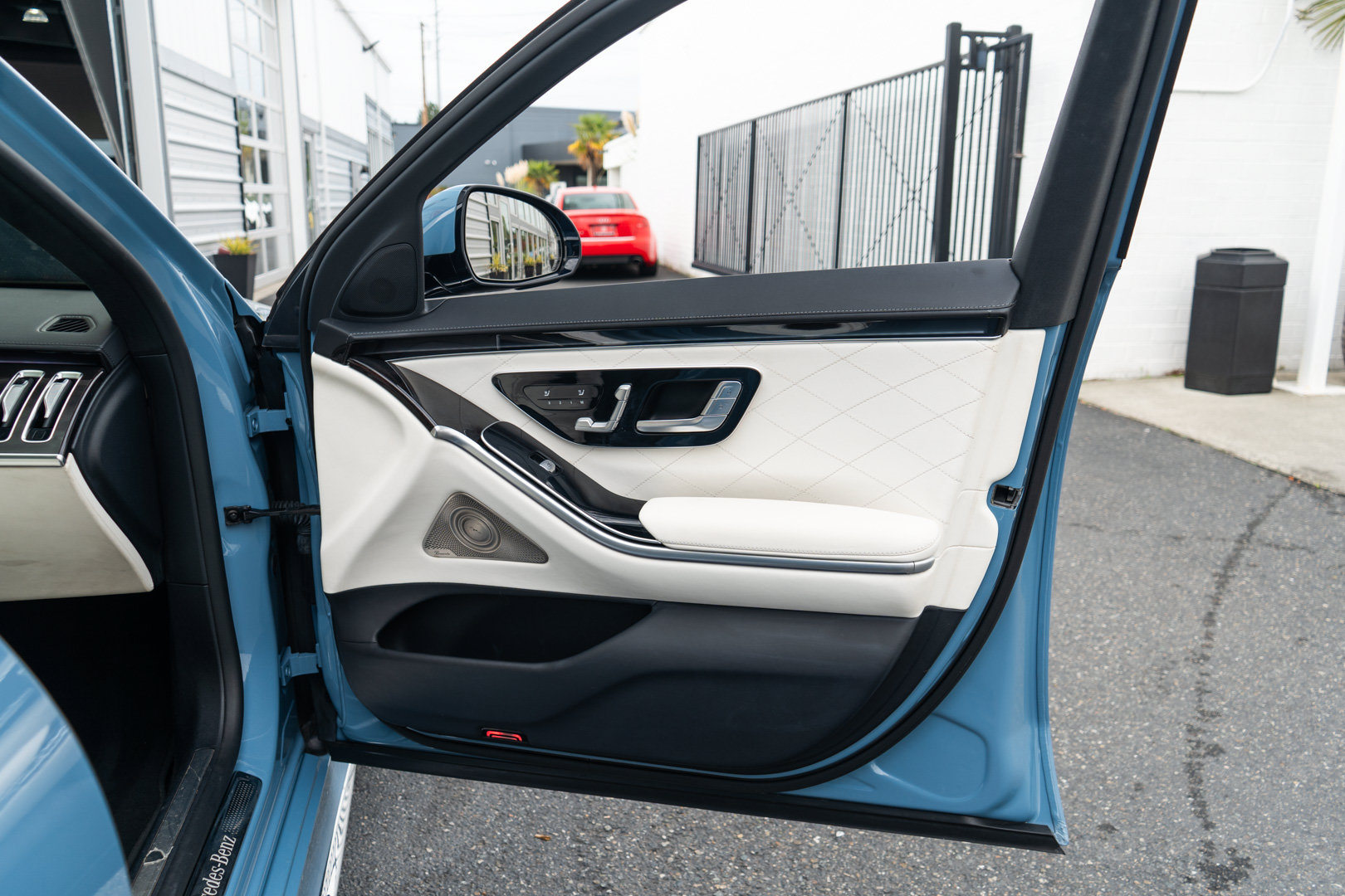 Used 2023 Mercedes-Benz S 500 4MATIC image 29