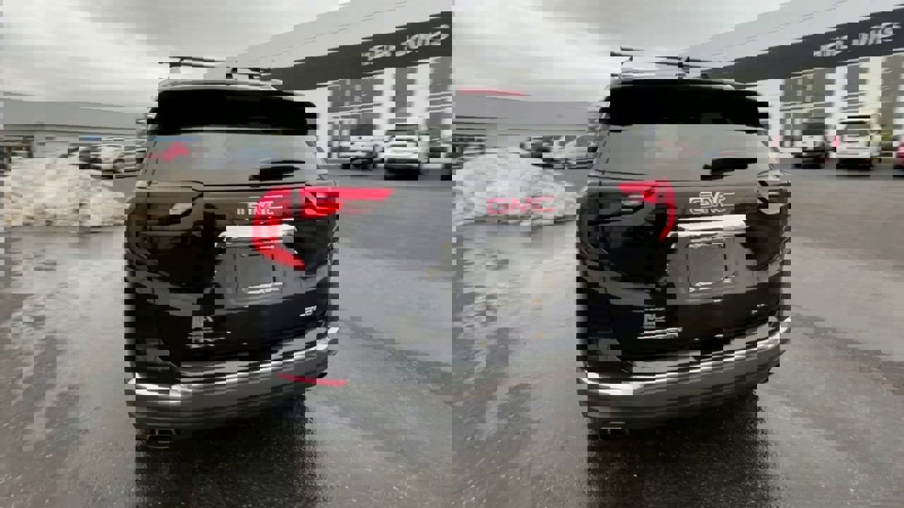 Used 2020 GMC Terrain SLT w/ Preferred Package image 2