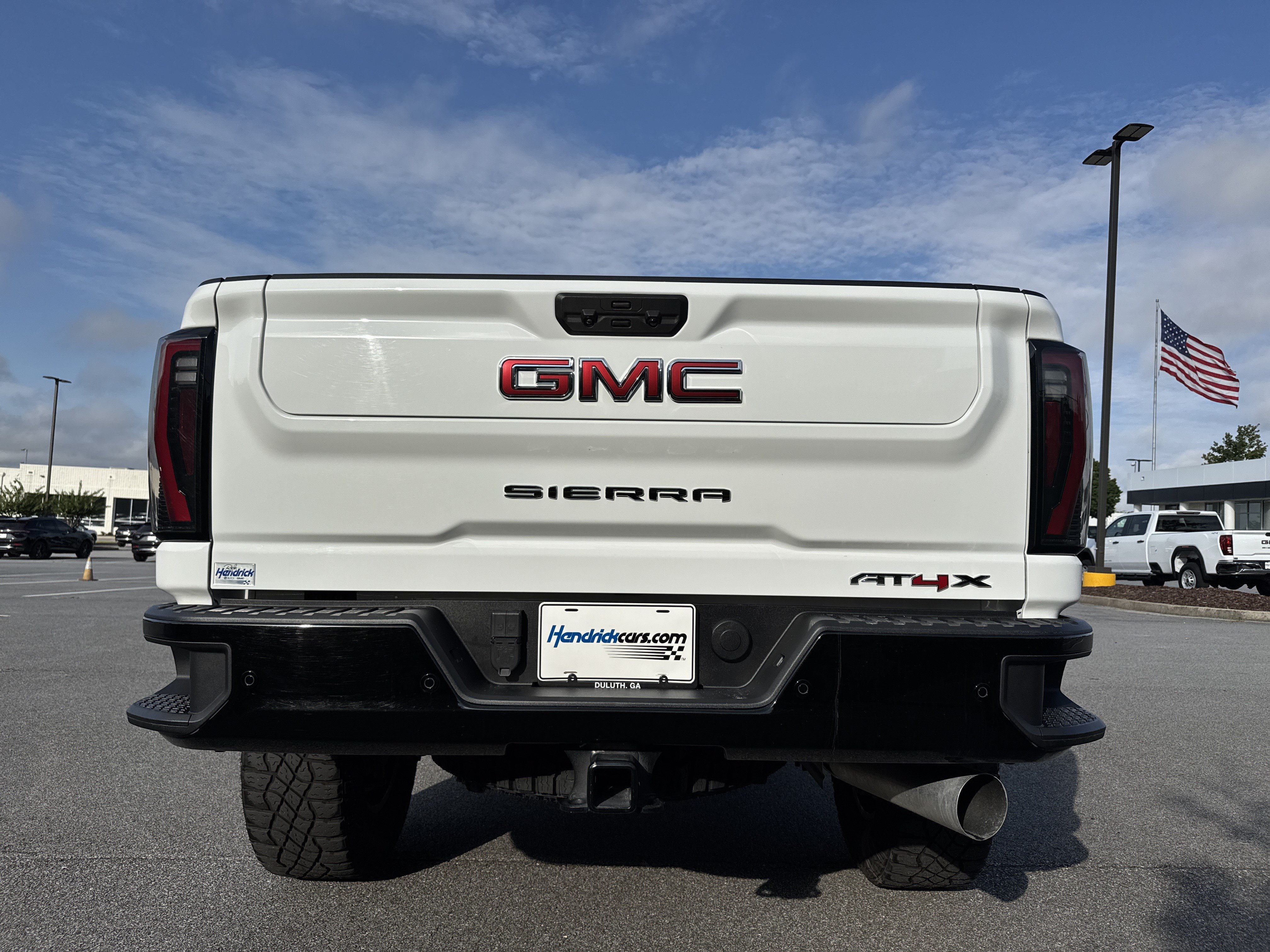 Used 2025 GMC Sierra 2500 AT4X AWD/4WD image 9