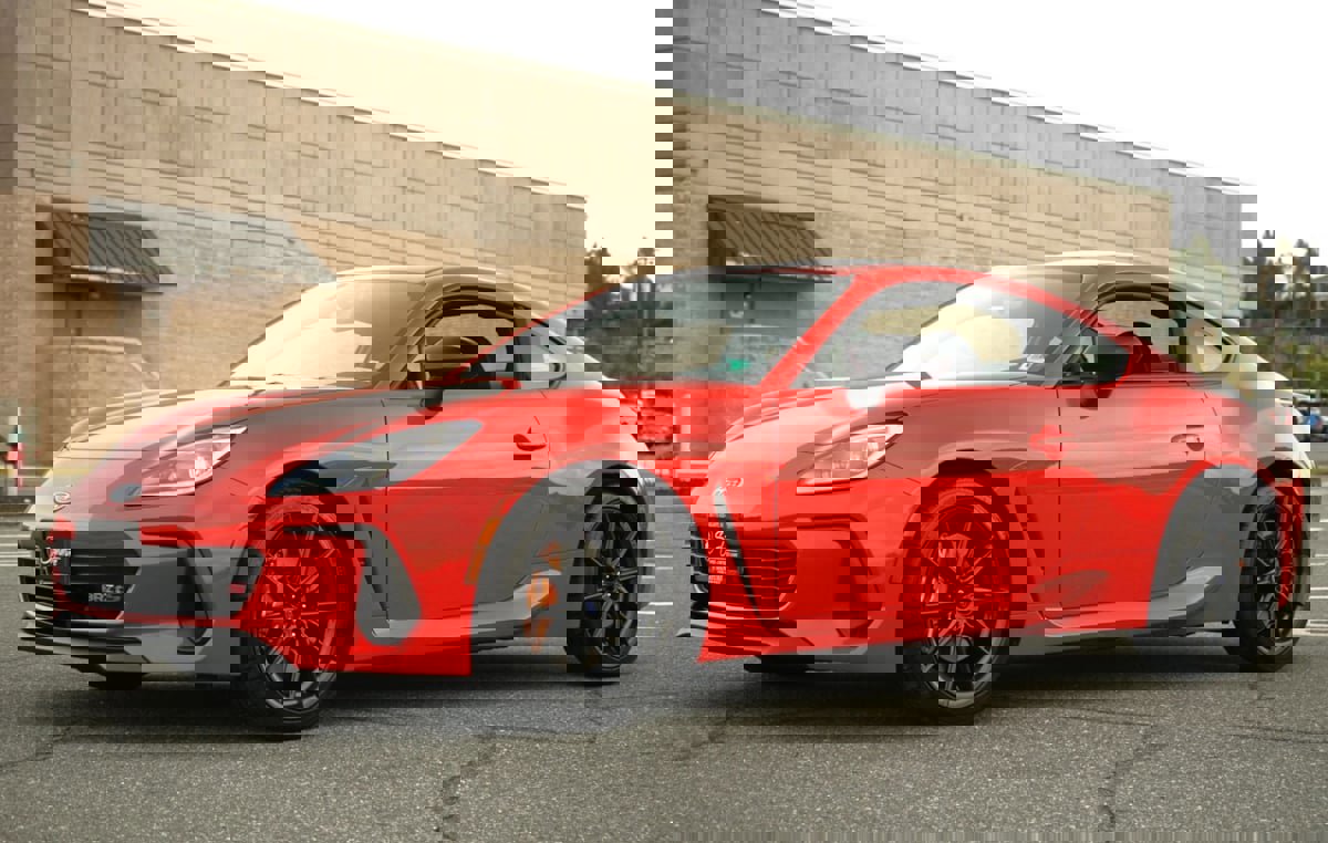 Used 2025 Subaru BRZ tS image 2