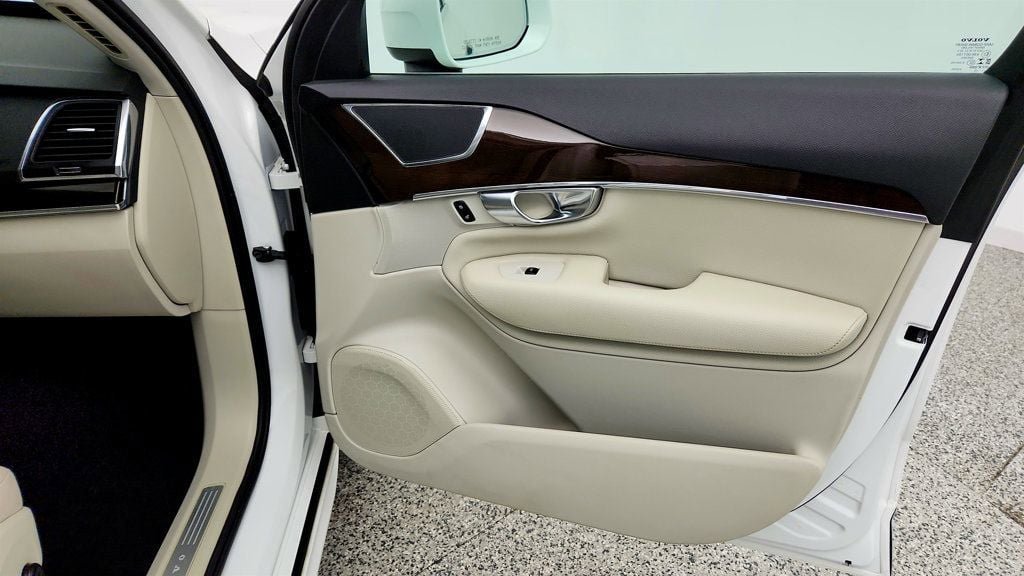 Used 2019 Volvo XC90 T5 Momentum w/ Protection Package Premier FWD image 26