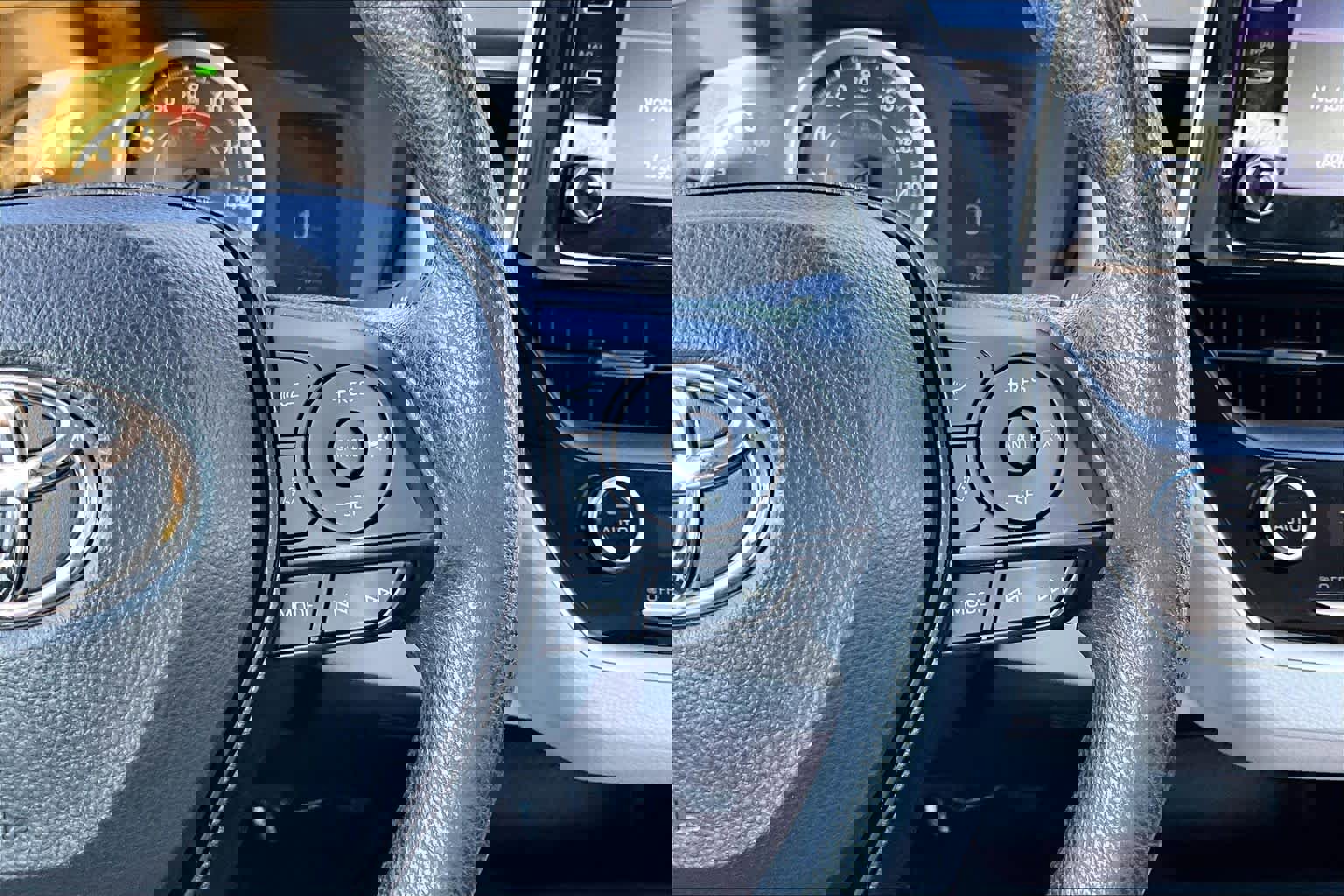 Used 2020 Toyota Corolla LE w/ LE Convenience Package image 23