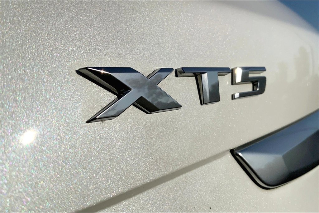 Certified 2023 Cadillac XT5 Sportv w/ Technology Package image 32