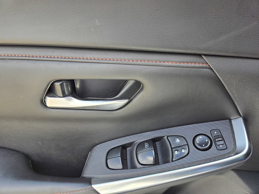 Certified 2024 Nissan Sentra SR FWD image 13