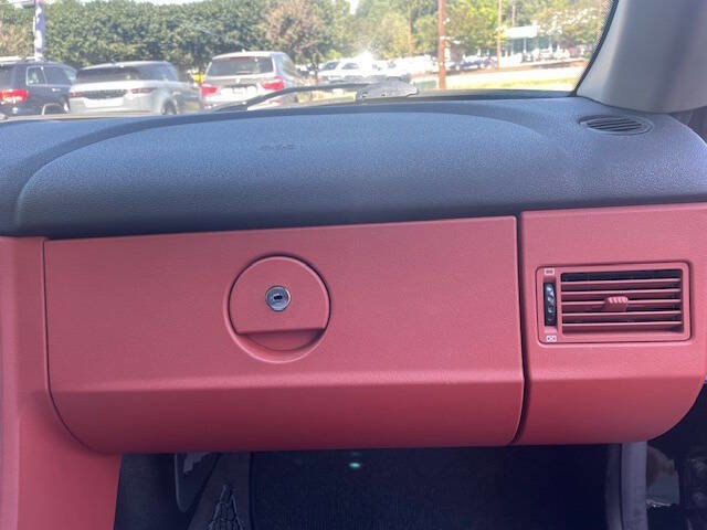 Used 2005 Chrysler Crossfire Limited image 11