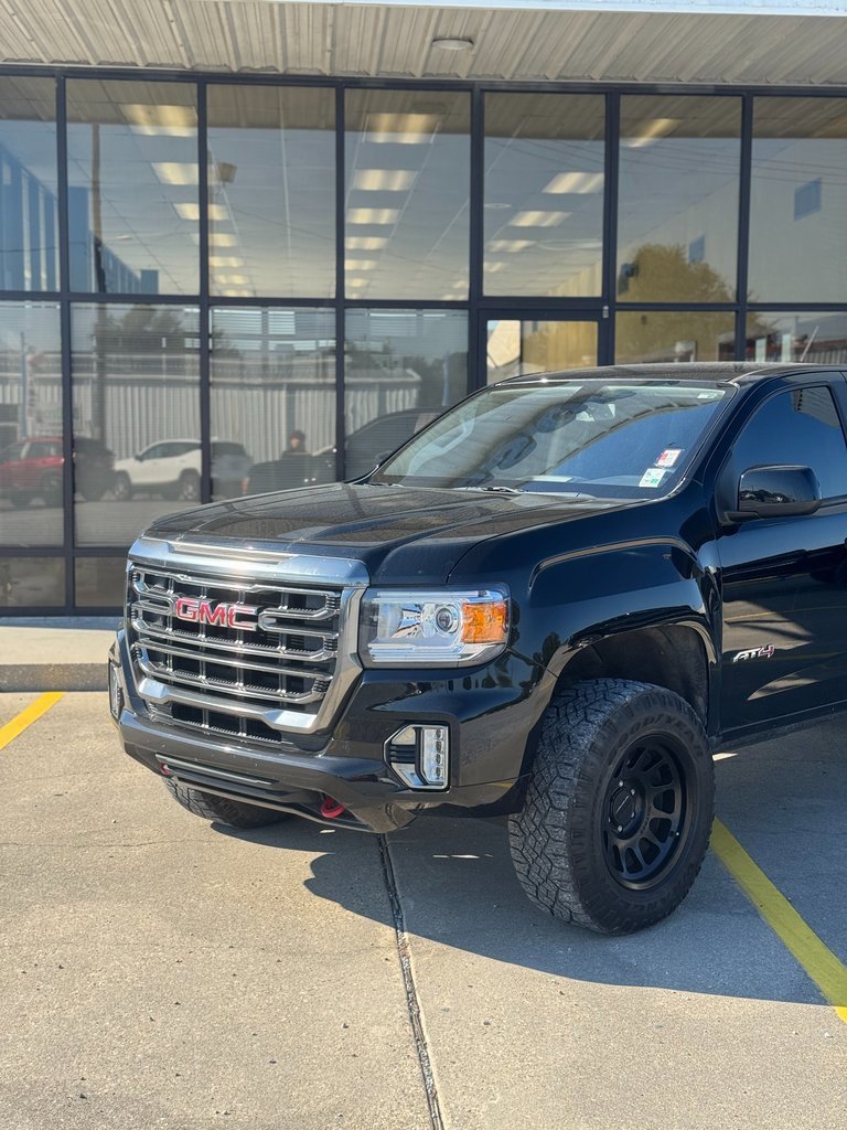 Used 2022 GMC Canyon AT4 image 2