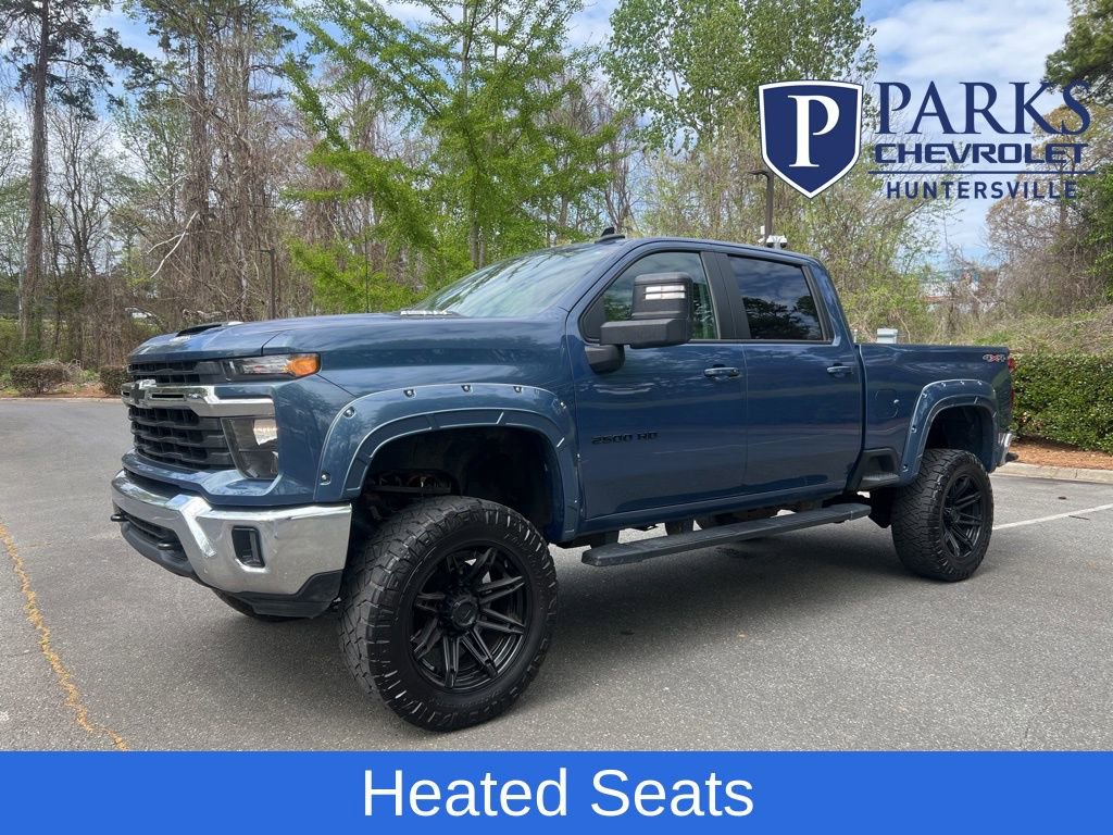 Used 2024 Chevrolet Silverado 2500 LT w/ Convenience Package image 2