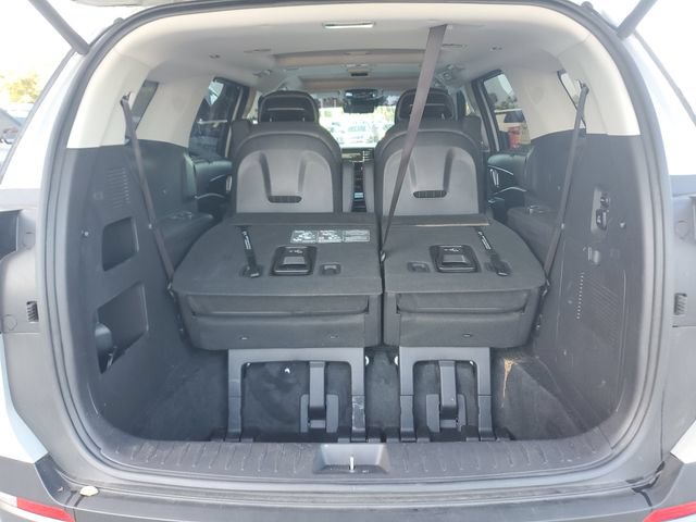 Certified 2025 Kia Carnival SX Prestige FWD image 6